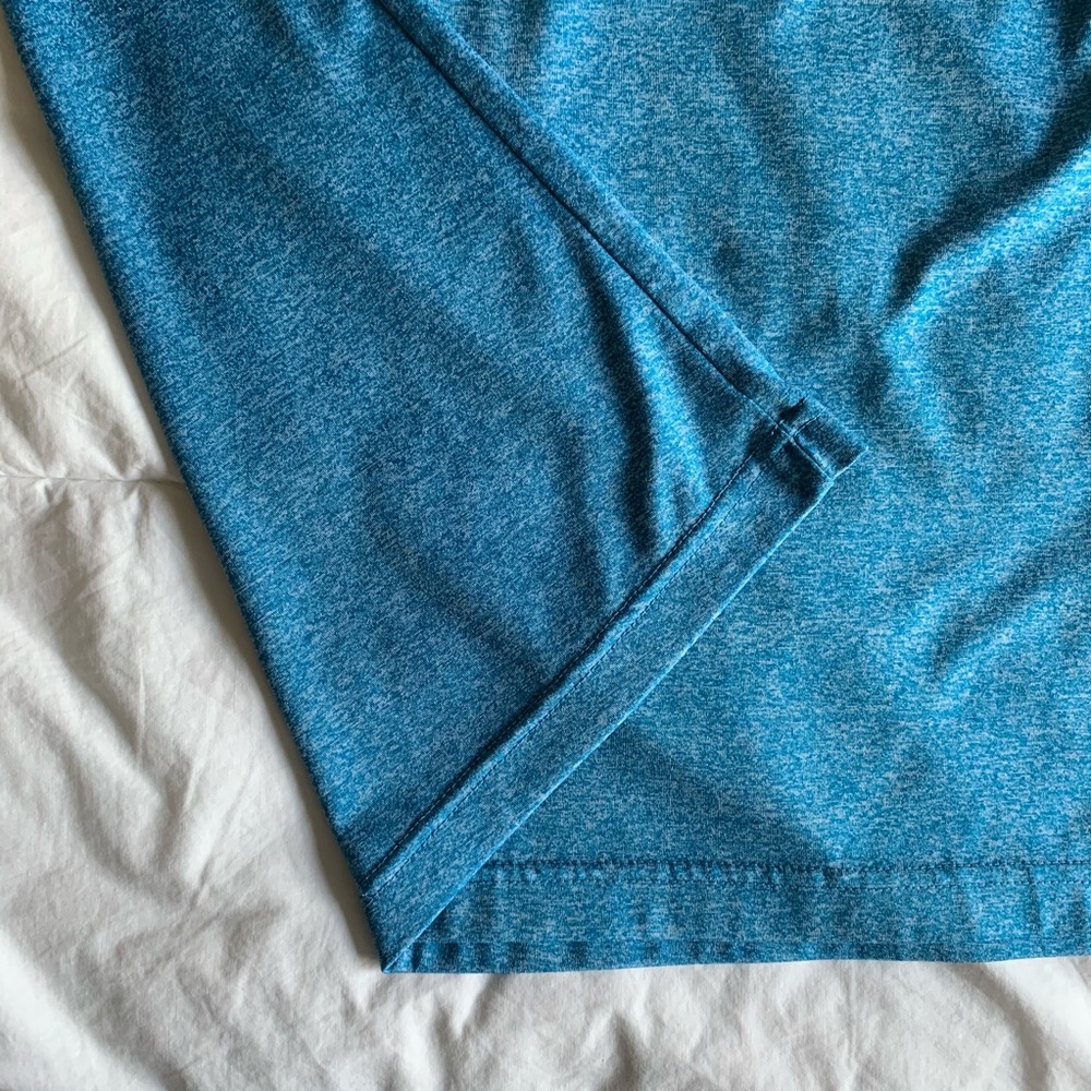 🛍Under Armor T-Shirt - Picture 4 of 4
